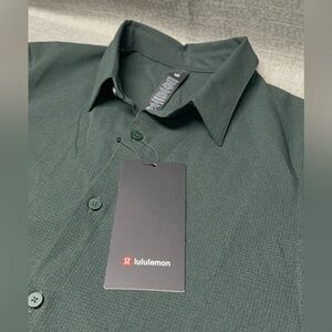 Lululemon Men's Airing Easy Short Sleeve Shirt